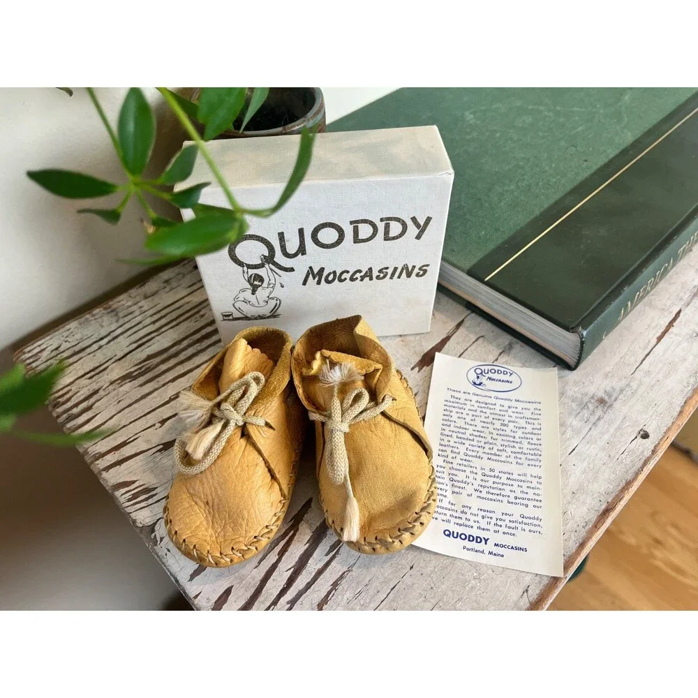 Vintage Gorgeous Quoddy Handsewn Soft Leather Tan Baby Moccasins NOS Size 2/MINT